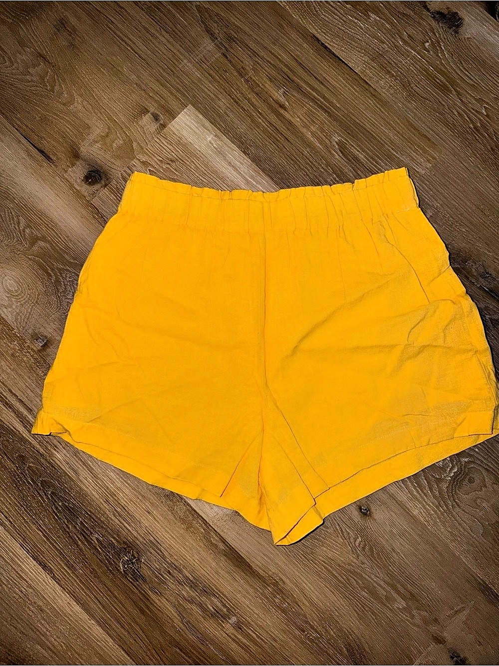 Abercrombie & Fitch Women's High Waist Shorts in Yellow Size Medium NWT